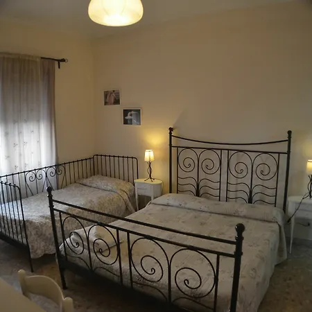 Sergio Tourist Close Tiburtina Station Affittacamere 3*