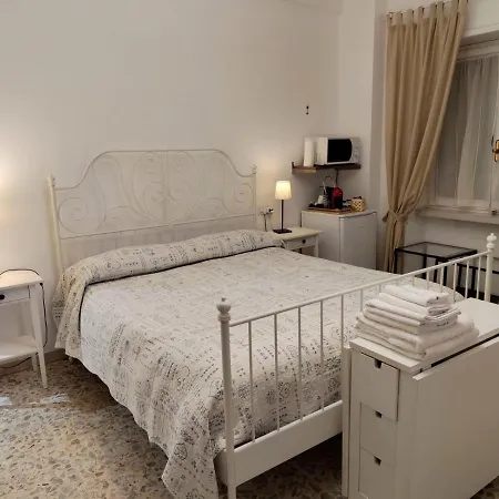 Sergio Tourist Close Tiburtina Station Pensjonat 3*