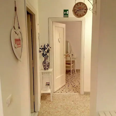 Sergio Tourist Close Tiburtina Station Pensjonat 3*