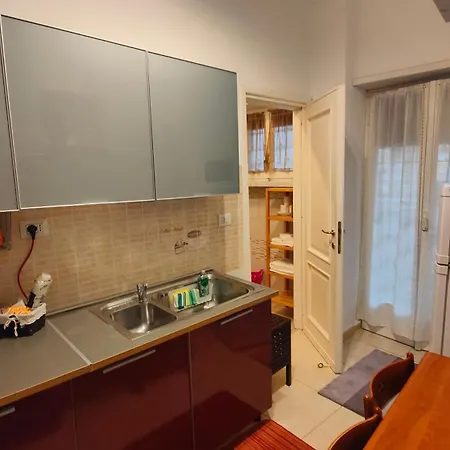 بيت ضيافة Sergio Tourist Close Tiburtina Station 3*